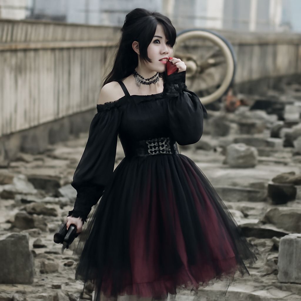 Goth Lolita Fashion: Gothic, Classic, and Sweet Dress Styles